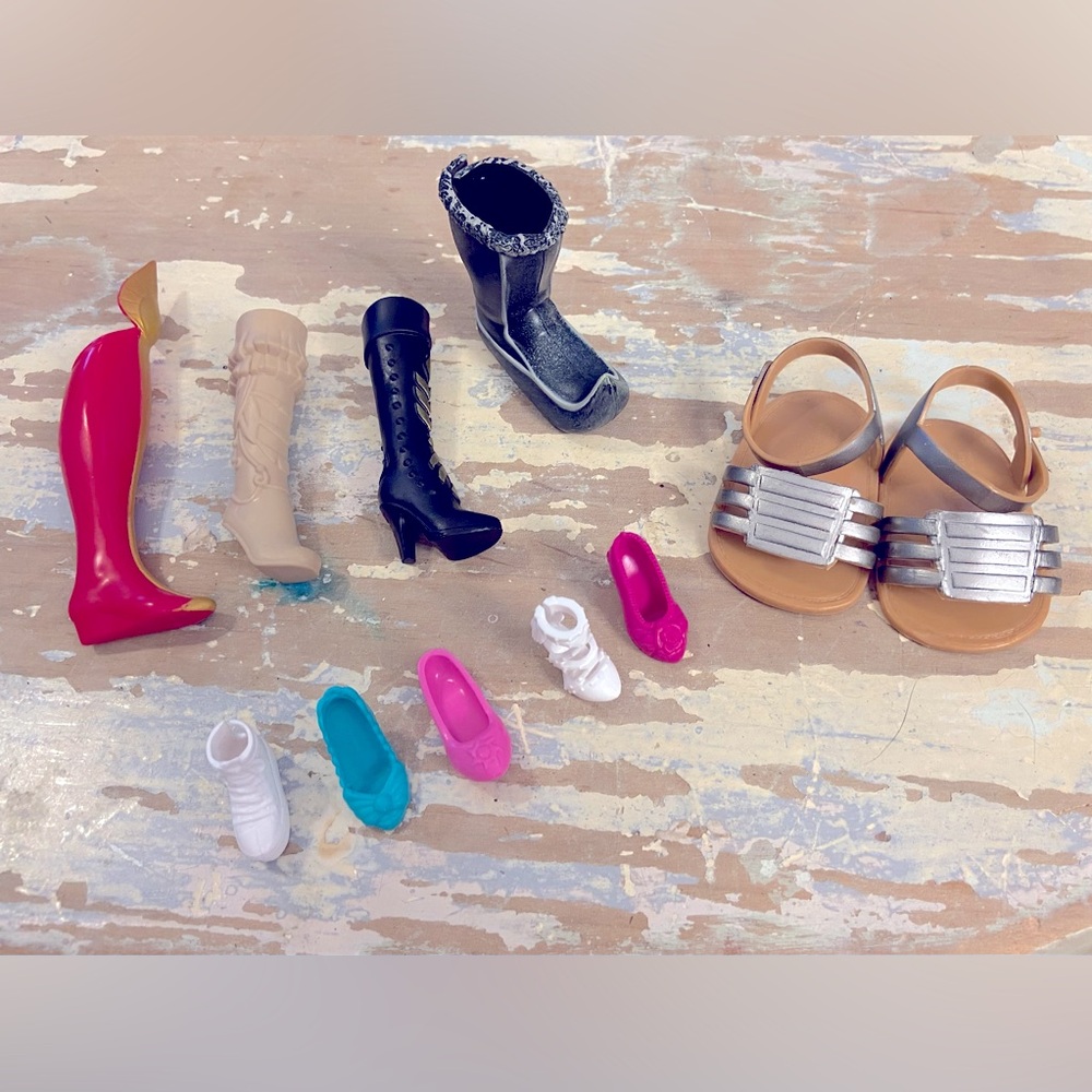 Assorted Single Barbie/Disney Shoe Collection